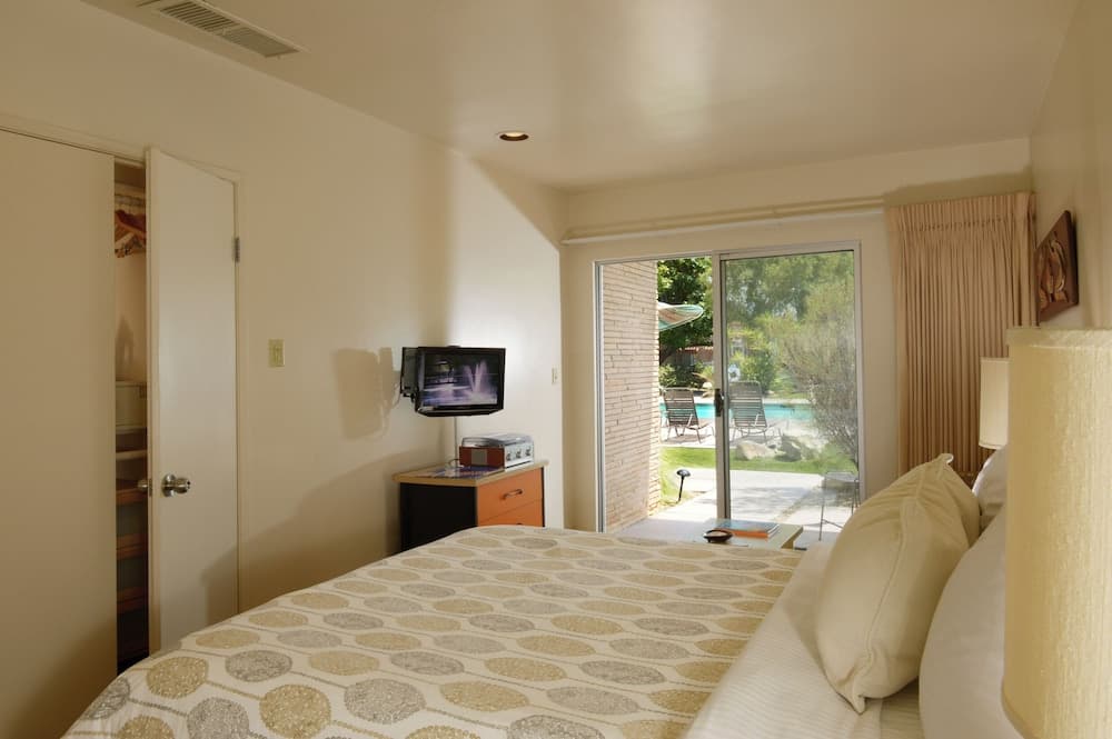 The Hideaway 21 and Over