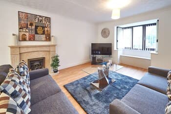 Northleigh House, Furzton, 6 Bedroom/5 Bathroom House