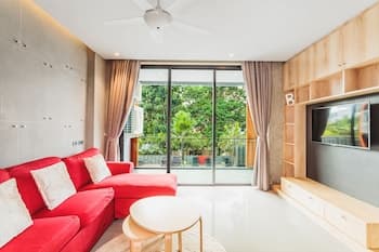 Condo in Nai Harn in ReLife 15-122-211
