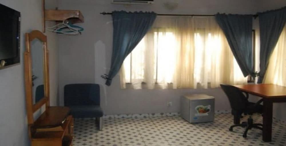 Collington Furnished Apartment Chalet