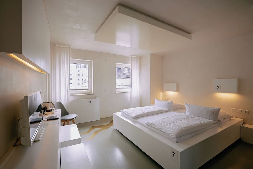 18Arts Hotel - Living in a Gallery!