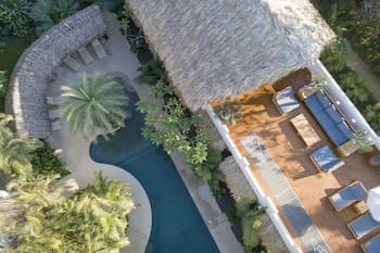 The Nomadic Hotel - Hostel