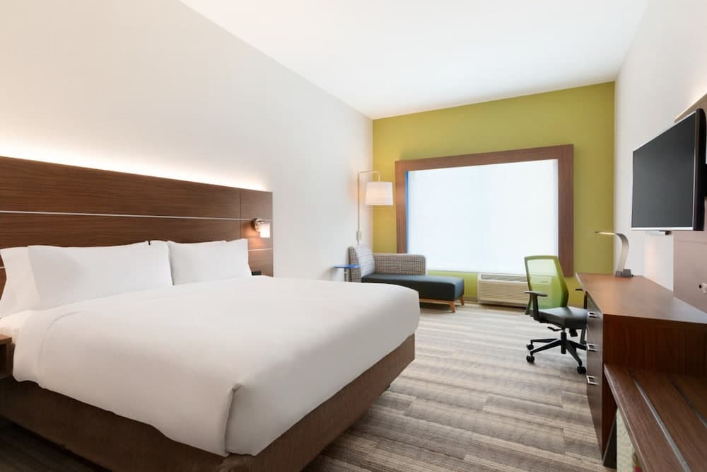 Holiday Inn Express and Suites-Cincinnati NE - Red Bank Road by IHG