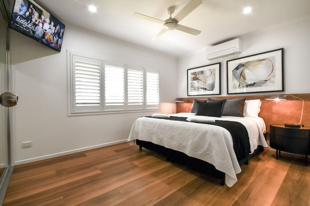 Birds 'n' Bloom Cottages