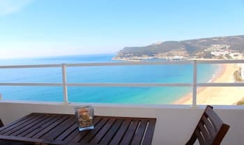 Akisol Sesimbra Beach