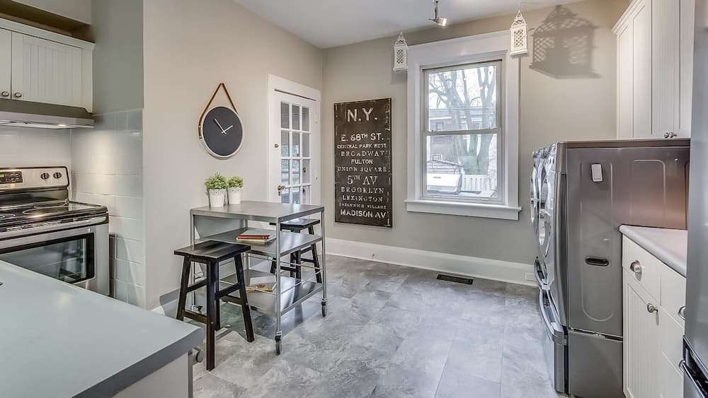 Applewood Suites - Danforth Avenue