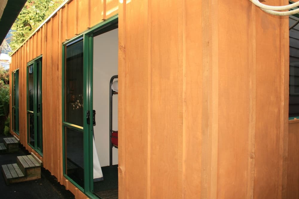 The Flaming Kiwi Backpackers