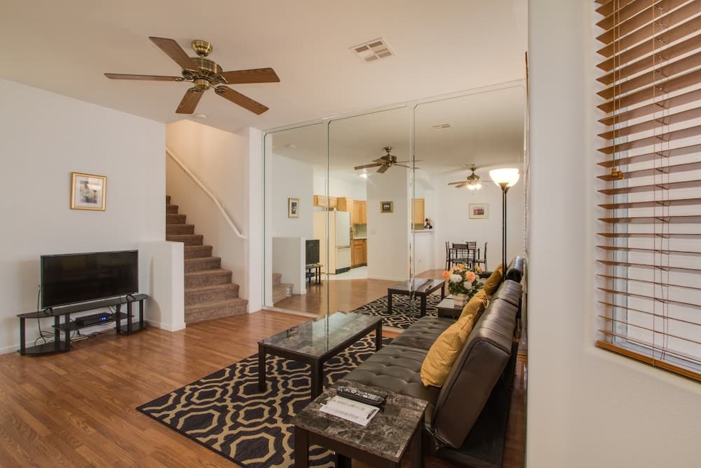 Beautiful Townhome with Pool