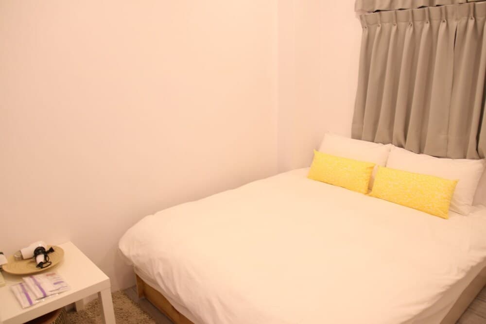 Fengjia Base14 Hostel