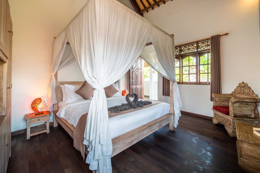 Villa Bewa by Villa Finder