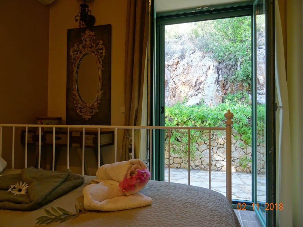 Artist's Villa Lilac Lilium