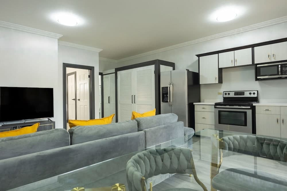 El Gabriel Apartments