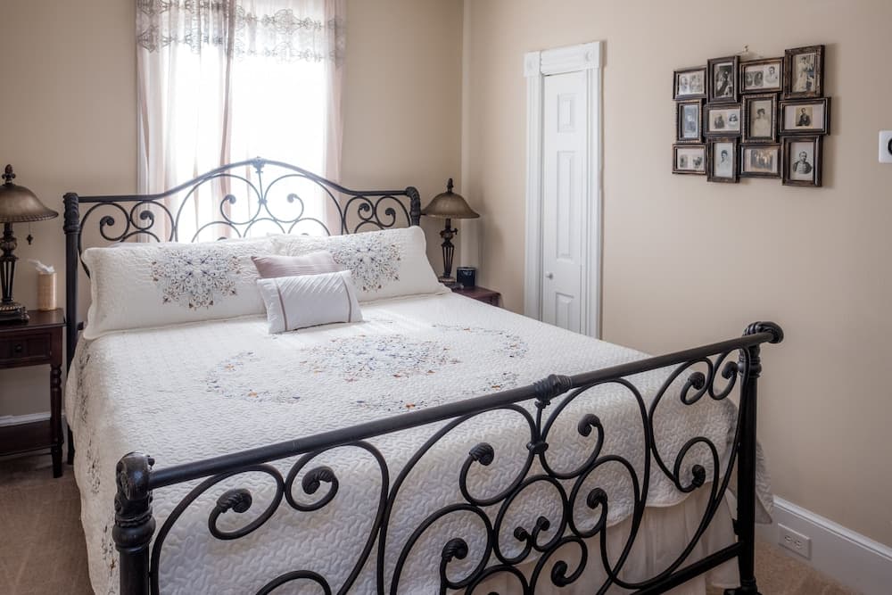 Dennison Street Inn Bed & Breakfast