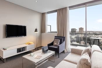 Meriton Suites Campbell Street, Sydney