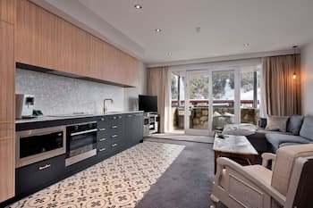 Nanook Thredbo Squatters Run