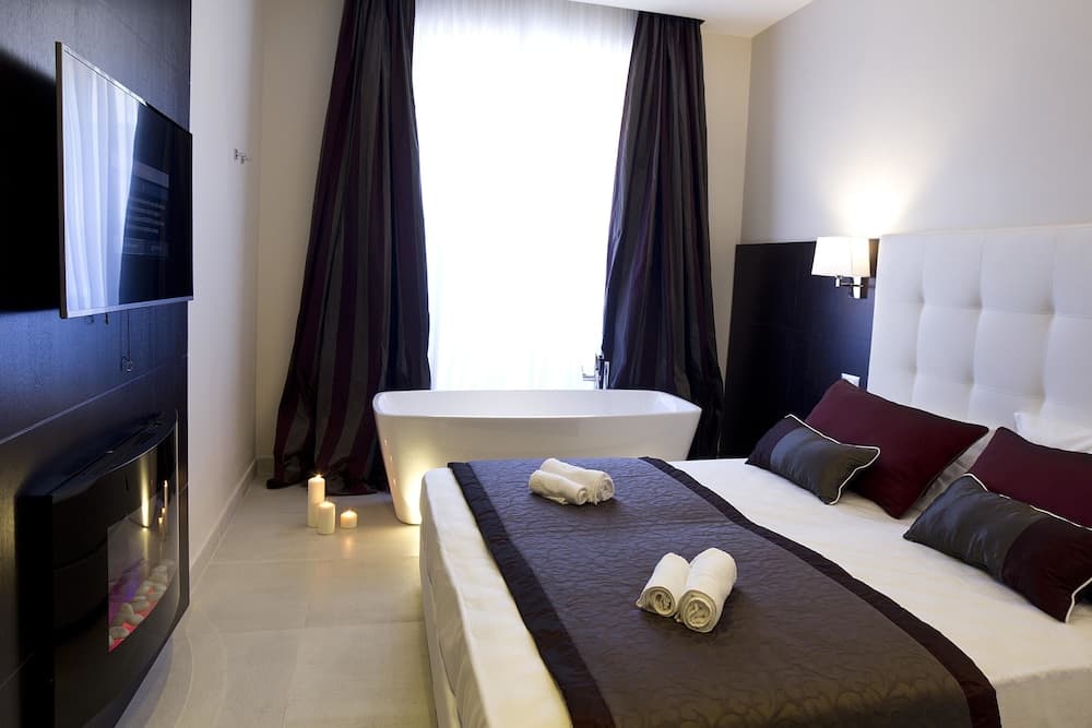 Roman Holidays Boutique Hotel