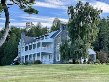 Valcour Inn & Boathouse