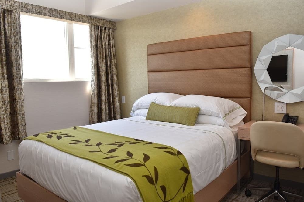 The Fredonia Hotel and Convention Center