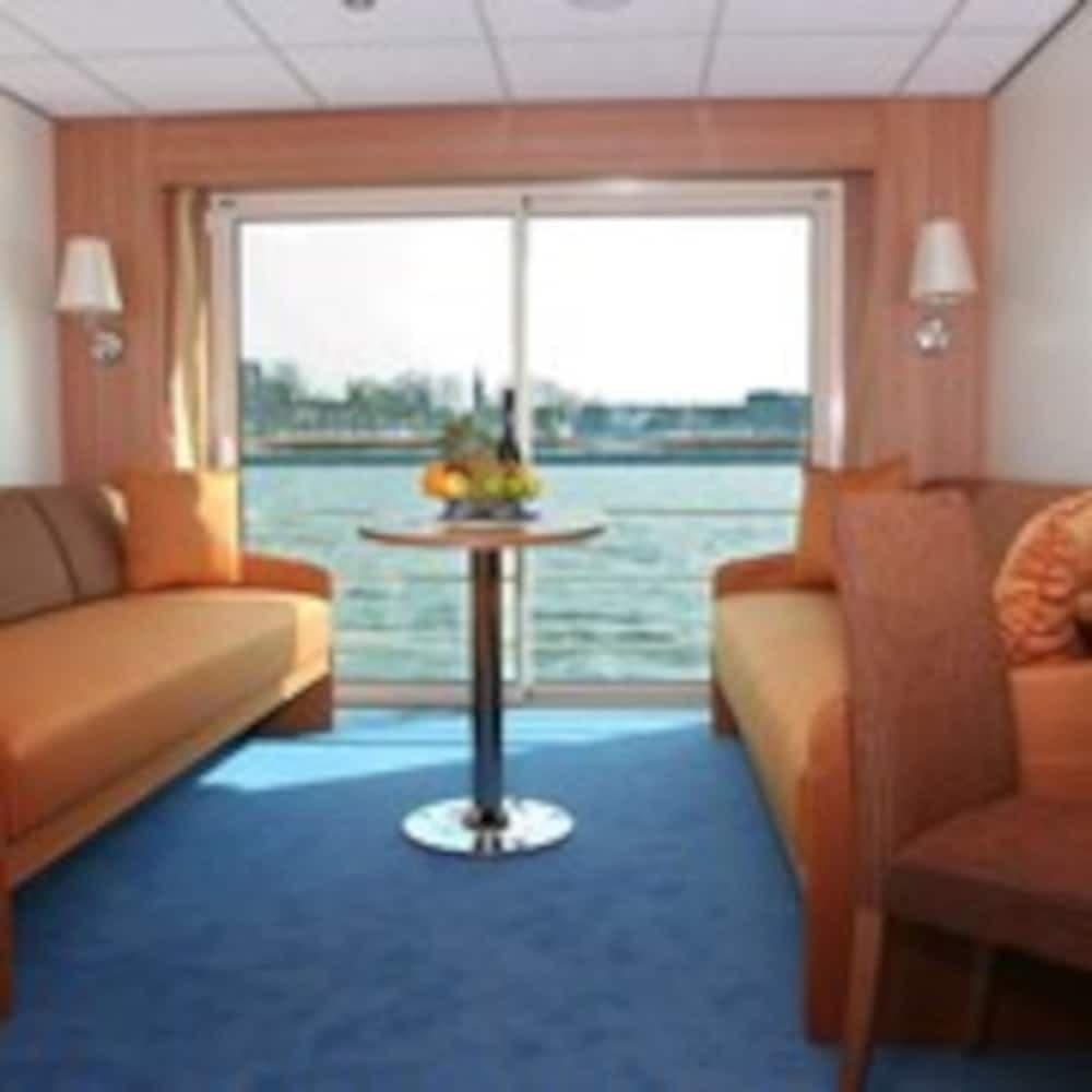 Crossgates Hotelship Nizzaufer - Frankfurt