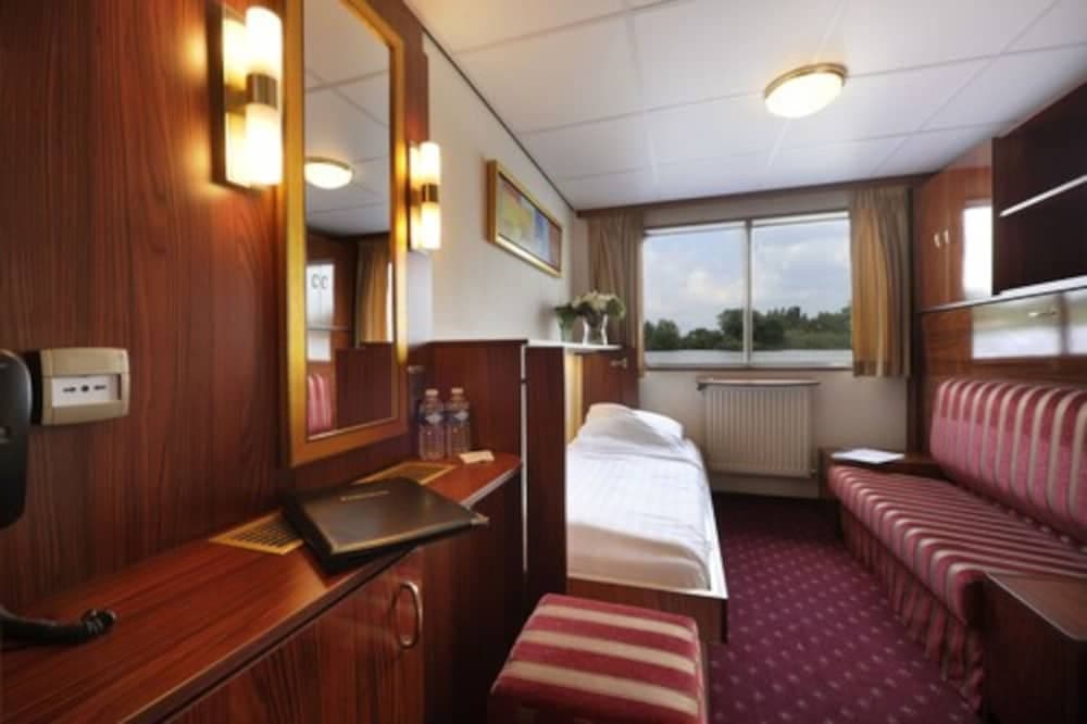 Crossgates Hotelship Nizzaufer - Frankfurt