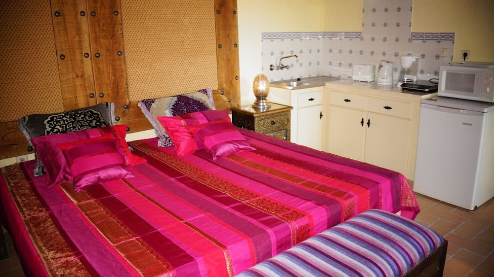 Inn Seventies Cheap & Chic II