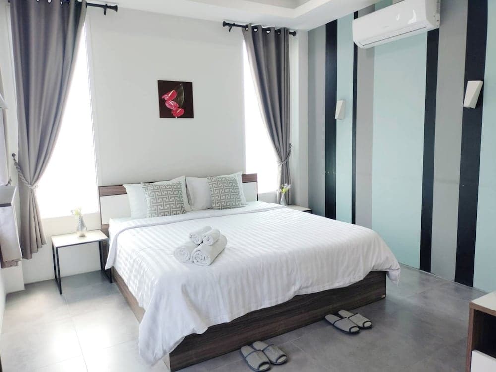 Villa Rajapruek Entire 3 villas 7 bedrooms near airport