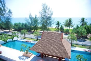 Maikhao Palm Beach Resort