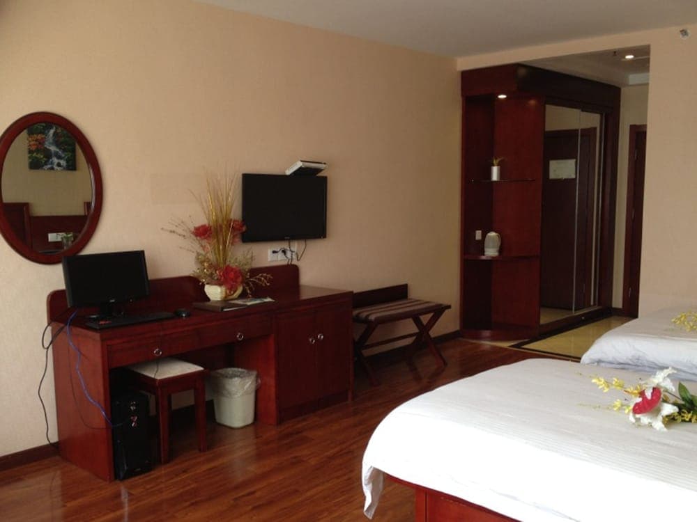 GreenTree Inn Chuzhou Wandong International Car City Express Hotel