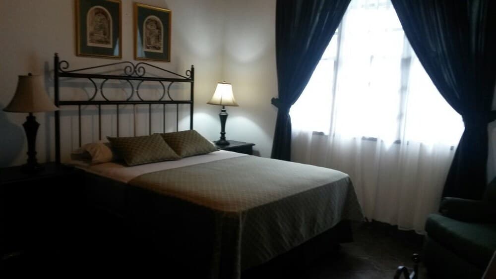 Casa Colonial Bed And Breakfast