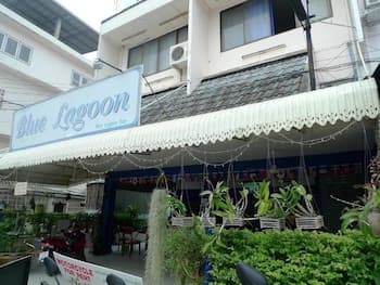 Blue Lagoon Guest House and Bar