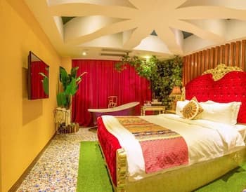 Tianelian Lovers Theme Hotel Sanya