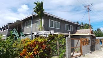 Qua Roviana Motel