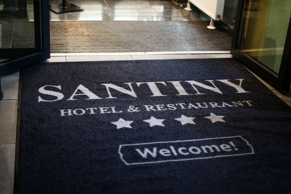 Santiny Hotel & Restaurant