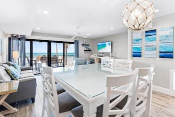 Fanta-Sea on the Beach by Beachside Management - 49 Beach Rd