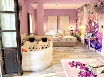 Suites con Jacuzzi Santillana