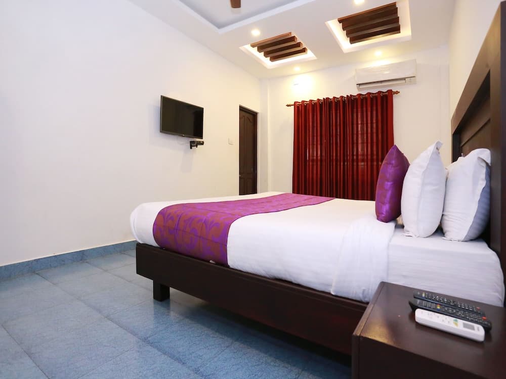 OYO 8964 Malabar Plaza Hotel