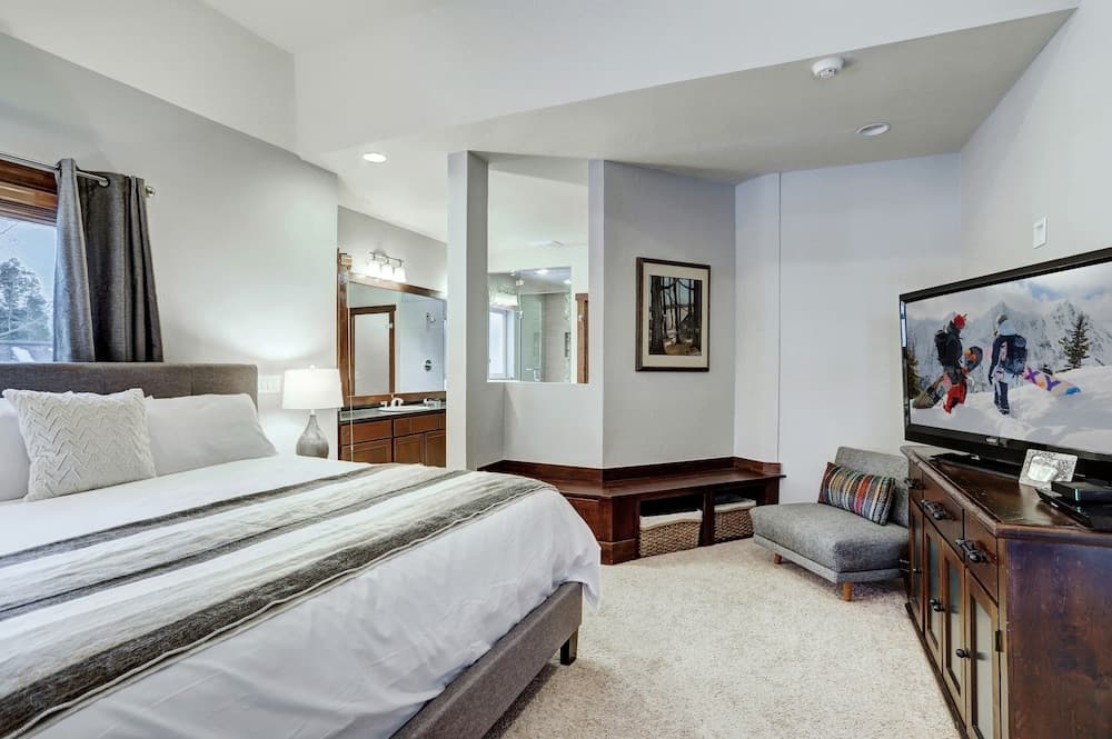 Shekel Haus by RedAwning