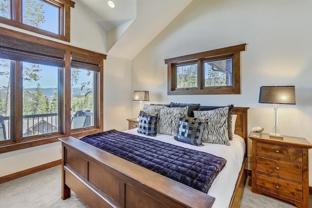 Highlands Hideaway 5 Bedroom Home by RedAwning