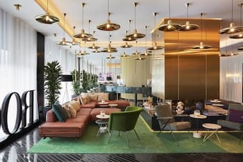 Roomers Munich, Autograph Collection