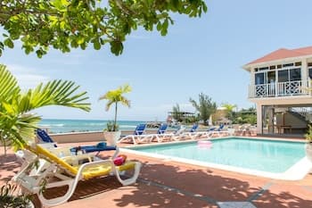 Pipers Cove - Runaway Bay