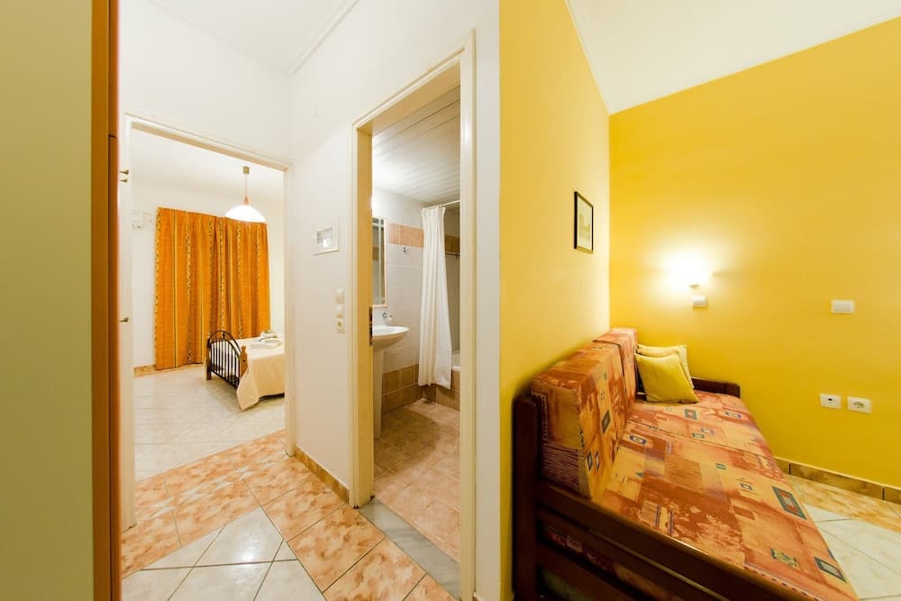 Remezzo Apartments & Studios