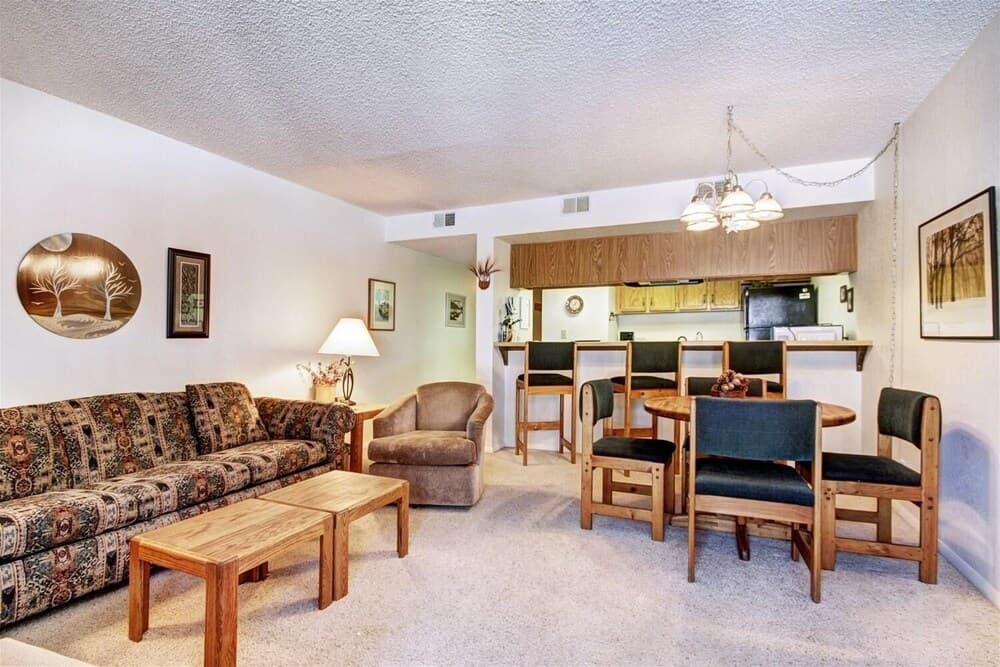 Mountainside  162h 2 Bedroom Condo by RedAwning