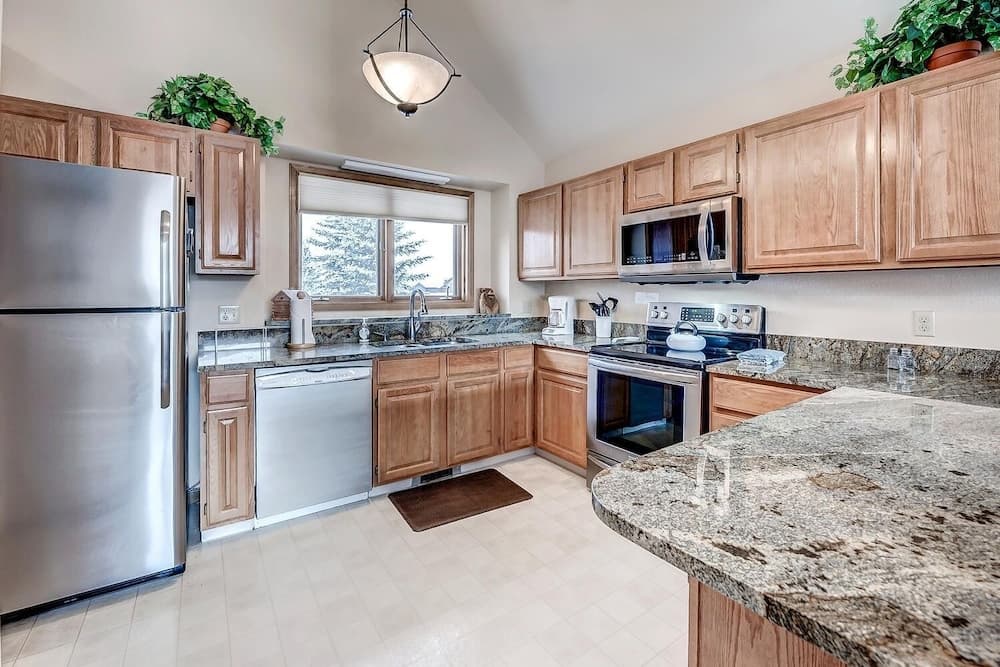 Pitkin Townhome - 704 3 Bedroom Townhouse by RedAwning