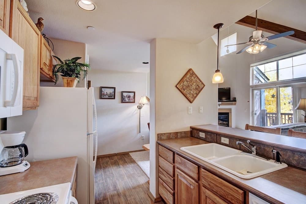 Tarn Landing #c-4 2 Bedroom Condo by RedAwning