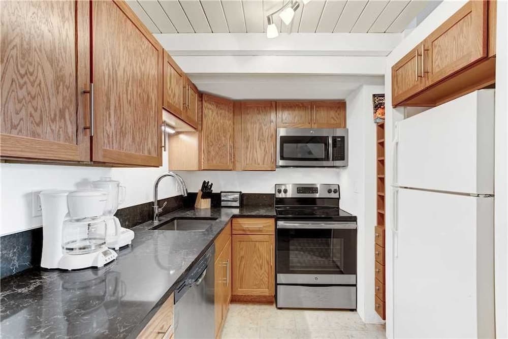 Aspenwood K15 - Studio Condo