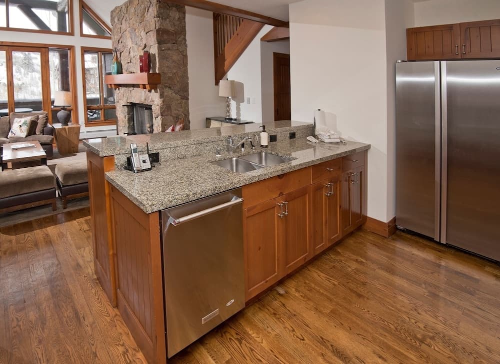 Lavish 3br 3.5ba Bachelor Gulch Steps To Lifts 3 Bedroom Condo by RedAwning