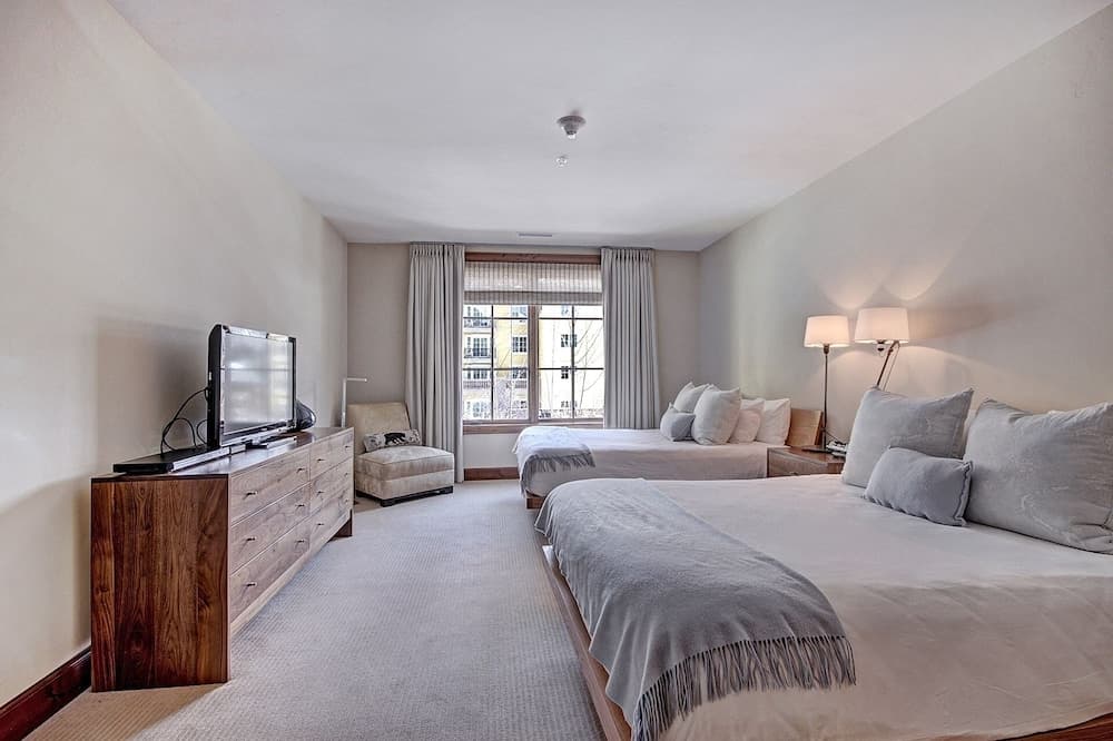 3 BR Luxury Ritz-Carlton Condo w/ Mountain Views by RedAwning - Save 20% on 7+ Nights!