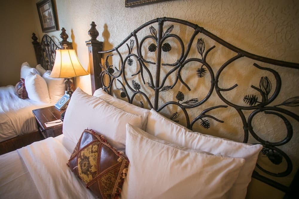 Silverado Lodge with Fireplaces and Pool Views by RedAwning