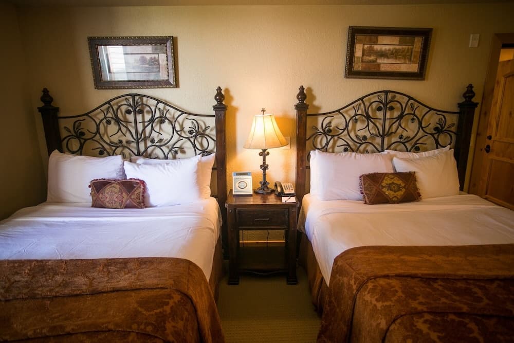 Silverado Lodge with Fireplaces and Pool Views by RedAwning