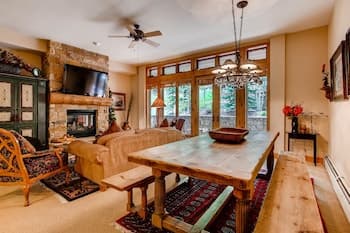 Luxury 3br Ski In-out /firepit, Pool, Sauna 3 Bedroom Condo by RedAwning